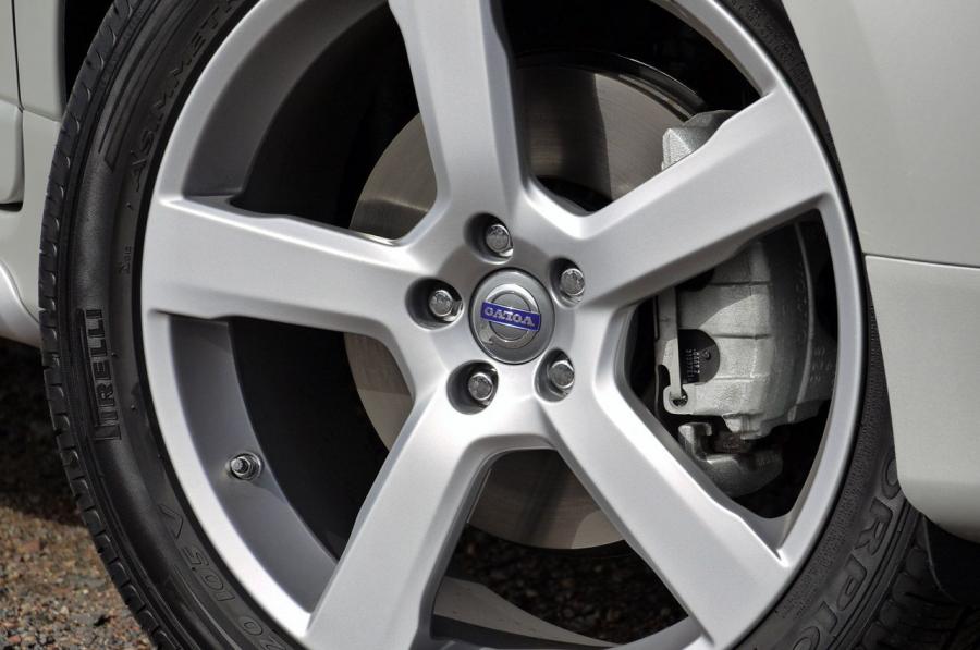  Volvo XC60 R-Design 2012 года  (фото 85 из 90)